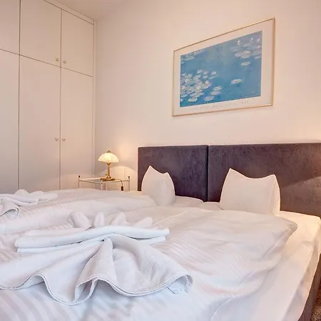 فندق Haus Seeblick Garni & زينوويتز