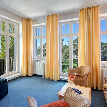 Haus Seeblick Garni & فندق 3*