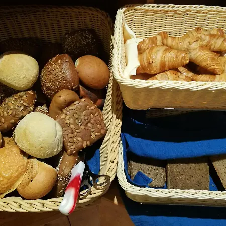 Haus Seeblick Garni & فندق 3*